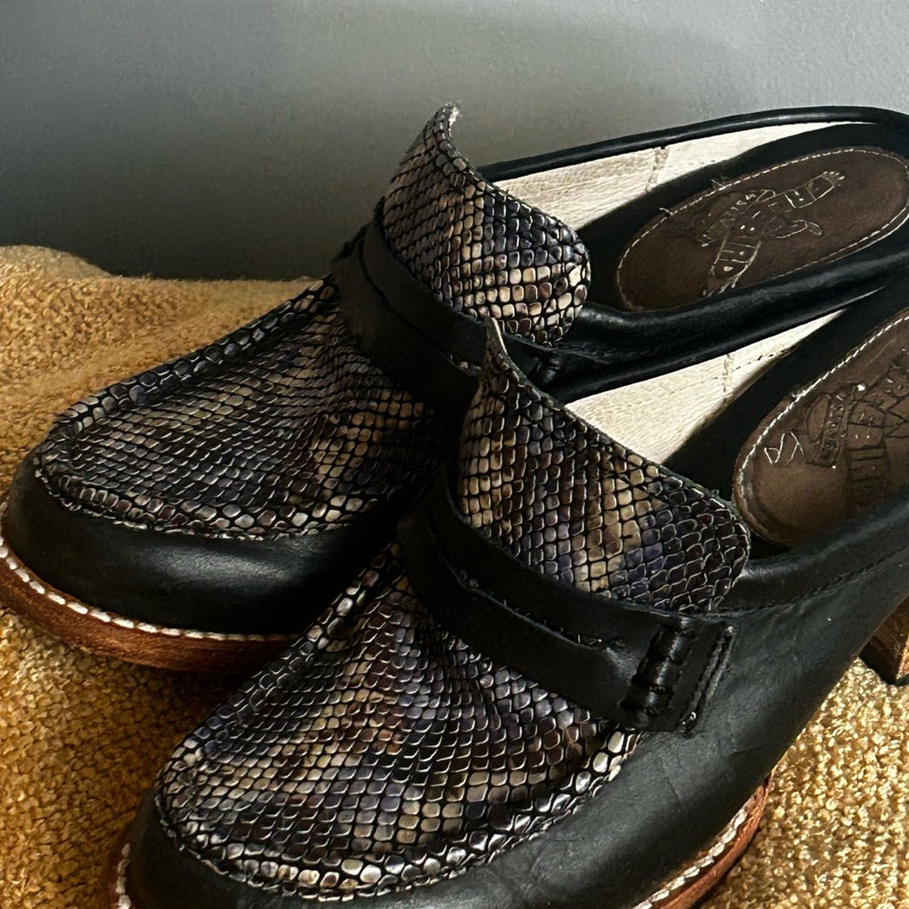 Freebird by Steven  Leather Clog Mules with Snakeskin - Collins size 8